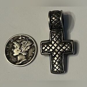 Silver Textured Cross Pendant 925 THAI